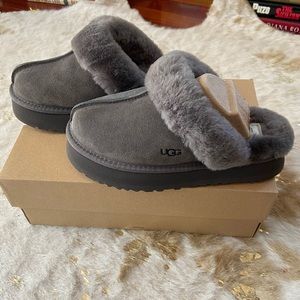 UGG women’s disquette slippers
